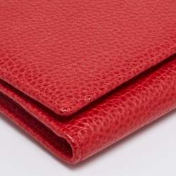 مملوكة مسبقًا محفظة سي أتش كارولينا هيريرا جلد أحمر طويلة ثلاثية الطية