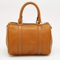 مملوكة مسبقًا حقيبة بوسطن سي أتش كارولينا هيريرا إندي جلد بنية فاتحة 