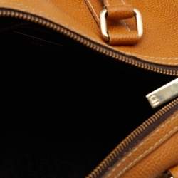 مملوكة مسبقًا حقيبة بوسطن سي أتش كارولينا هيريرا إندي جلد بنية فاتحة 