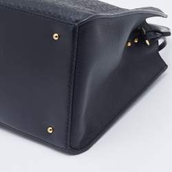 مملوكة مسبقًا حقيبة سي أتش كارولينا هيريرا جلد منقوش أسود بيد علوية