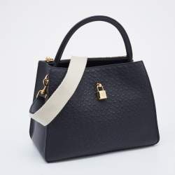 مملوكة مسبقًا حقيبة سي أتش كارولينا هيريرا جلد منقوش أسود بيد علوية