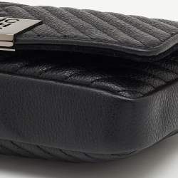 مملوكة مسبقًا حقيبة سي إتش كارولينا هيريرا بيمبا جلد شيفرون أسود بقلاب