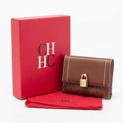 Pre Owned محفظة مضغوطة سي إتش كارولينا هيريرا ماتريشكا جلد مونوغرامي بني فاتح بقفل