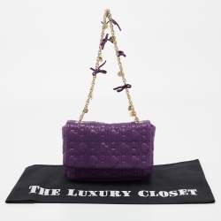 مملوكة مسبقًا حقيبة كتف سي إتش كارولينا هيريرا جلد مونوغرامي بنفسجي