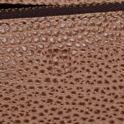 Pre Owned محفظة كونتيننتال سي أتش كارولينا هيريرا جلد بيج ثنائية الطي بقلاب