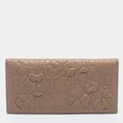 Pre Owned CH Carolina Herrera Beige Floral Embossed Leather Bifold Continental Wallet