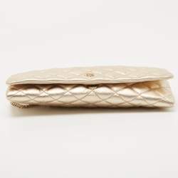 Pre Owned CH Carolina Herrera Metallic Gold Quilted Leather Flap Chain Clutch