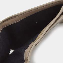 Pre Owned CH Carolina Herrera Grey Quilted Leather Logo Trifold Wallet