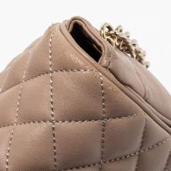 Pre Owned CH Carolina Herrera Beige Quilted Leather Chain Flap Shoulder Bag