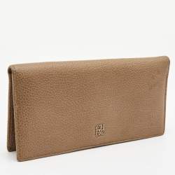 Pre Owned CH Carolina Herrera Beige Leather Flap Bifold Continental Wallet
