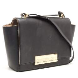 مملوكة مسبقًا CH Carolina Herrera Black Leather Logo Metal Flap Shoulder Bag