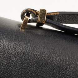 مملوكة مسبقًا CH Carolina Herrera Black Leather Logo Metal Flap Shoulder Bag