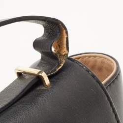 مملوكة مسبقًا CH Carolina Herrera Black Leather Logo Metal Flap Shoulder Bag