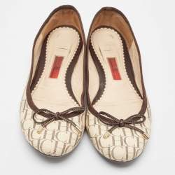 Pre Owned CH Carolina Herrera Cream/Brown Monogram Canvas Bow Ballet Flats Size 38