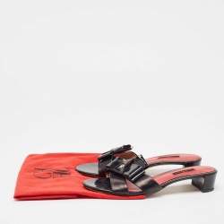 Pre Owned CH Carolina Herrera Black Leather Crisscross Slide Sandals Size 40