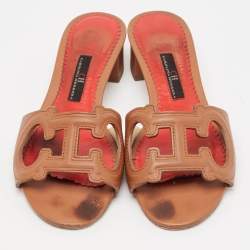 Pre Owned CH Carolina Herrera Brown Leather Slide Sandals Size 35