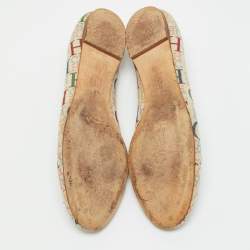 مملوكة مسبقًا حذاء باليرينا فلات سي إتش كارولينا هيريرا قماش كريمي/أزرق مزين فيونكه مونوغرام مقاس 39