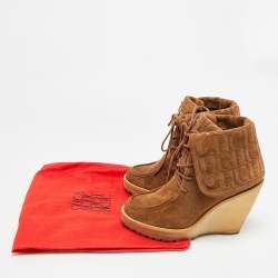 Pre Owned حذاء بوت سي إتش كارولينا هيريرا سويدي بني بطول الكاحل بكعب إسفين مقاس 37