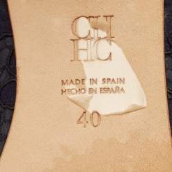 مملوكة مسبقًا حذاء كعب عالي سي إتش كارولينا هيريرا سويدي أسود مزخرف كريستال بإبزيم فتحة كعب مقاس 40