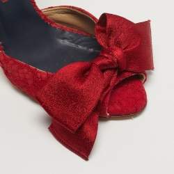 مملوكة مسبقًا CH Carolina Herrera Size 36 Red Lace and Satin Bow Ankle Strap Sandals