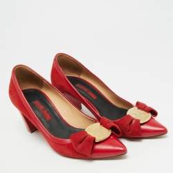 مملوكة مسبقًا CH Carolina Herrera Size 36 Red Suede Bow Pointed Pumps