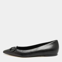 Pre Owned CH Carolina Herrera Initials Insignia Size 39 Black Leather Ballet Flats