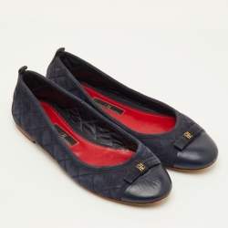 Pre Owned CH Carolina Herrera Bow Cap Toe Size 38 Navy Blue Quilted Suede and Leather Ballet Flats