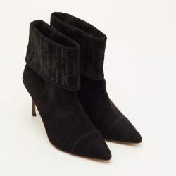 Pre Owned CH Carolina Herrera Logo Embossed Size 37 Black Suede Pointed Toe Ankle Length Boots