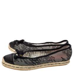 Pre Owned Carolina Herrera Black Lace and Mesh Bow Espadrille Flat Size 38