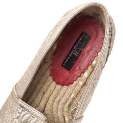 Pre Owned حذاء فلات سي أتش كارولينا هيريرا إسبادريل جلد ذهبي ميتاليك مقاس 40