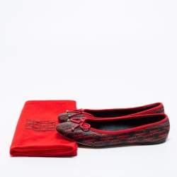 Pre Owned CH Carolina Herrera Black/Red Monogram Coated Canvas Bow Ballet Flats Size 38