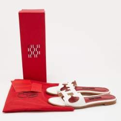 Pre Owned CH Carolina Herrera White Croc Embossed Leather CH Insignia Cutout Slide Sandals Size 37