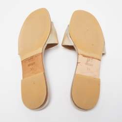 مملوكة مسبقًا CH Carolina Herrera Gold Leather Logo Flat Slides Size 38