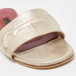 مملوكة مسبقًا CH Carolina Herrera Gold Leather Logo Flat Slides Size 38