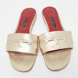 مملوكة مسبقًا CH Carolina Herrera Gold Leather Logo Flat Slides Size 38