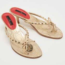 Pre Owned CH Carolina Herrera Gold Studded Leather Bow Logo Charm Thong Sandals Size 36
