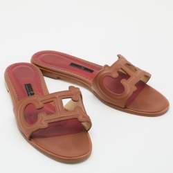Pre Owned CH Carolina Herrera Brown Leather Insignia Cut Out Flat Slides Size 40