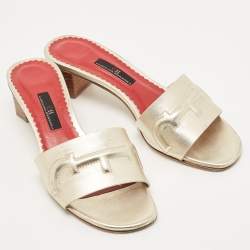 Pre Owned CH Carolina Herrera Gold Leather Slide Sandals Size 37