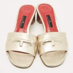 Pre Owned CH Carolina Herrera Gold Leather Slide Sandals Size 37