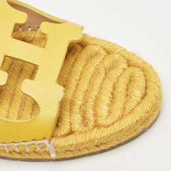 Pre Owned CH Carolina Herrera Yellow Leather Initials Insignia Cut Out Espadrille Flat Slides Size 38
