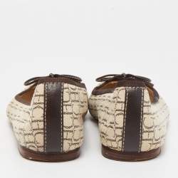 مملوكة مسبقًا CH Carolina Herrera Cream/Brown Monogram Canvas Bow Ballet Flats Size 38