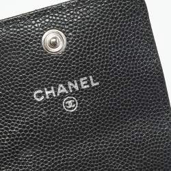 Pre Owned Chanel Black Caviar Quilted Leather Airpods Pro Belt Case
