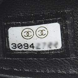 Pre Owned Chanel Black Caviar Quilted Leather Airpods Pro Belt Case