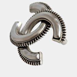 Pre Owned Chanel Grey CC Laiton Argente Brooch