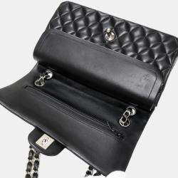 Pre Owned Chanel Black Leather Classic Double Flap Medium Shoulder Bag