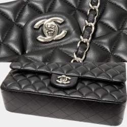 Pre Owned Chanel Black Leather Classic Double Flap Medium Shoulder Bag