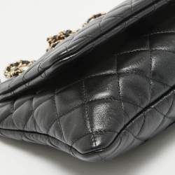 Pre Owned Chanel Black Quilted Leather Double Zip Crossbody Pouch