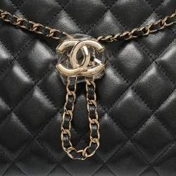 مملوكة مسبقًا حقيبة شانيل صغيرة جلد مبطن سوداء بسحاب مزدوج