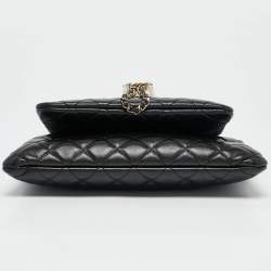 مملوكة مسبقًا حقيبة شانيل صغيرة جلد مبطن سوداء بسحاب مزدوج