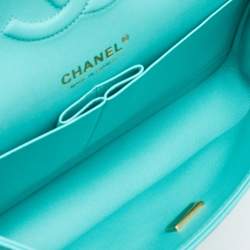 Pre Owned Chanel Green Caviar Quilted Leather Medium Classic Double Flap Bag